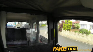 FakeTaxi - egy gyönyörű irodista kiscsaj