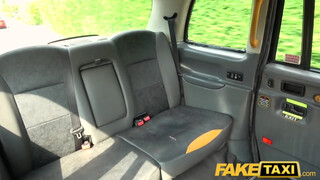 Fake Taxi - Rhiannon Ryder pélót akar a segglyukába