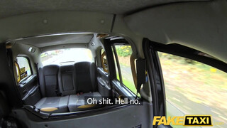 Fake Taxi - Valerie Fox anál pluggal a popsijában