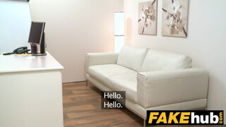 Fake Agent - hatalmas mellű ázsiai spiné