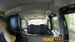 FakeTaxi - begerjedt páros az erdőben csinálja