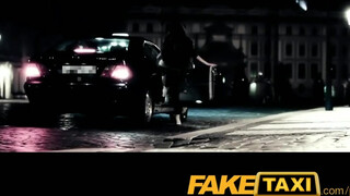 FakeTaxi - Jasmine Jae imádja a durva kárót