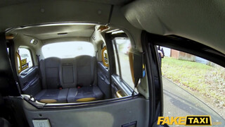 Fake Taxi - Victoria Summers megrakva a taxiban