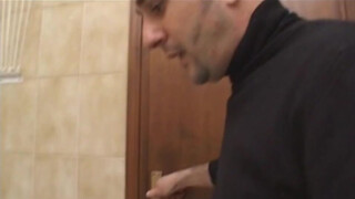 Olasz háziasszony a fürdőben kúr
