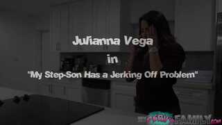 Julianna Vega felizgult a nevelő fiára