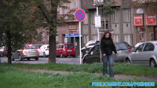 PublicAgent - Óriás csöcsű cseh nőci