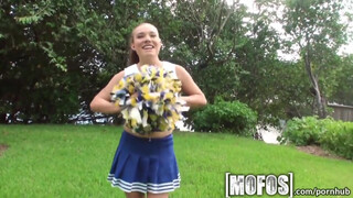 Mofos - Tiff Bannister a cuki drukker kiscsaj