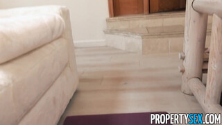 PropertySex - Aiden Ashley beleül a faszba