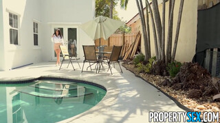 PropertySex - Violet Myers a szőrös puncis ingatlanos