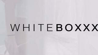 WhiteBoxxx - Leanne Lace kinyalatja a pici pináját