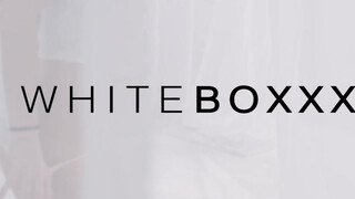 WhiteBoxxx - Liya Silver és Sabrisse leszbikus jelenete