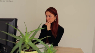 Trish Collins - Titkárnő inkább maszturbál