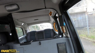 Fake Taxi - Lily Adams a dögös milf