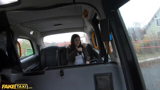 Fake Taxi - Little Eliss a hatalmas kannás tini