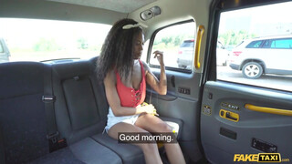Fake Taxi - Tina Fire a méretes keblű csoki csajszi