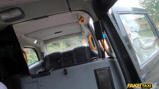 Fake Taxi - Cuki nőci dugni akar a taxiban