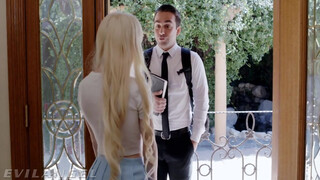 EvilAngel - Kenzie Reeves kikezd a krapekkal