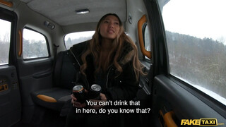 Fake Taxi - May Thai bekapja a taxis hatalmas faszát