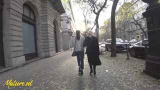 56 éves nő és a tini spiné
