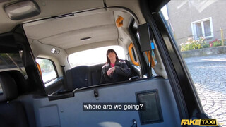 Fake Taxi - Tetovált olasz kisasszony megkúrva