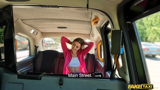 Fake Taxi - Sportos spiné megkúrva a taxiban