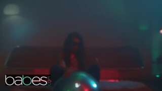 BABES - Elena Koshka csodás szép feneke