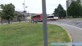 PublicAgent - Lulu Jung a hippi lány