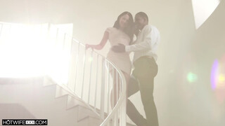 HOTWIFEXXX - Alex Coal a fiatal háziasszony