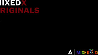 MIXEDX - Christina Shine simán elbánik kettő faszival is