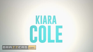 Brazzers - Kiara Cole és Charli Phoenix hármasban dugnak