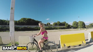 BANGBROS - Katerina Hartlova a méretes tőgyes milf