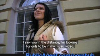 PublicAgent - Rebecca pénzért kefél