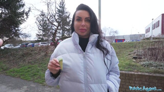 Public Agent - Arish a hatalmas csöcsű ukrán milf