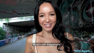 Public Agent - Asia Vargas a izgató ázsiai hölgyemény