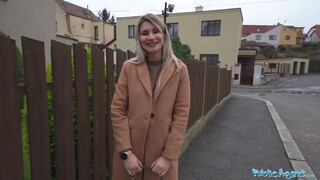 Public Agent - Marsianna Amon a méretes cicis csaj