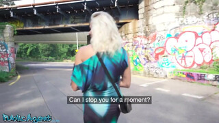 Public Agent - Brittany Bardot a parkban bekúrva