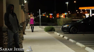 Naughty America - Sarah Jessie a dögös tetovált milf