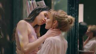 WOWGIRLS - Evelin Elle és Kelly Collins cidázzák egymást