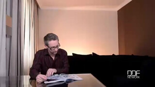 Óriás kannás tini barátnő