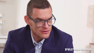 Private com - Misha Maver segglyukába beverik