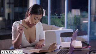 VIXEN - Jade Kush a dögös ázsiai kiscsaj