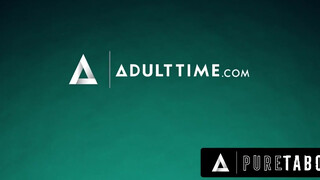 PURE TABOO - Dee Williams és Lulu Chu nyalja egymást