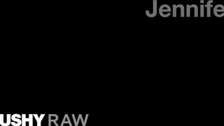 TUSHYRAW - Jennifer White kettő pélót kap