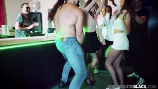 PrivateBlack - Alexis Crystal buli után partyba vágva