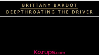 Karups - Brittany Bardot a dögös világos szőke milf