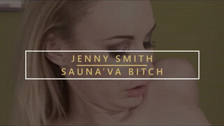 Jenny Smith a világos szőke hatalmas tőgyes milf lovagol a faszon