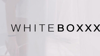 WHITEBOXXX - csodaszép, szexy bige az ágyban