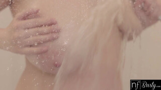 Sandra Sweet a méretes cicis milf