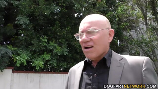 Sindee Dix az óriás csöcsű háziasszony