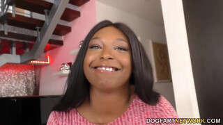 Rachel Raxxx az óriás cicis barna milf